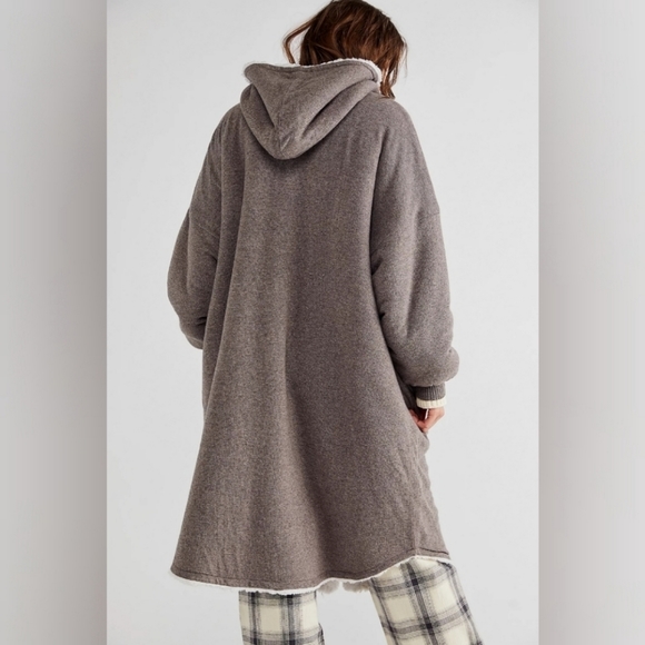 Free People North Pole Cardi Maxi Coat Reversible Cozy Sherpa Comfty Hodded - Picture 3 of 5